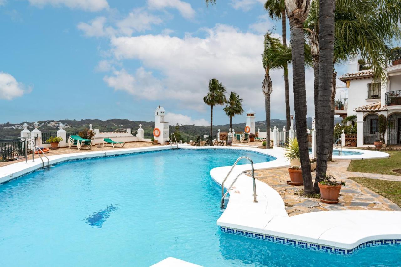 Malagasuite Mijas Golf Panoramic Views ฟูเอนฮิโรลา ภายนอก รูปภาพ